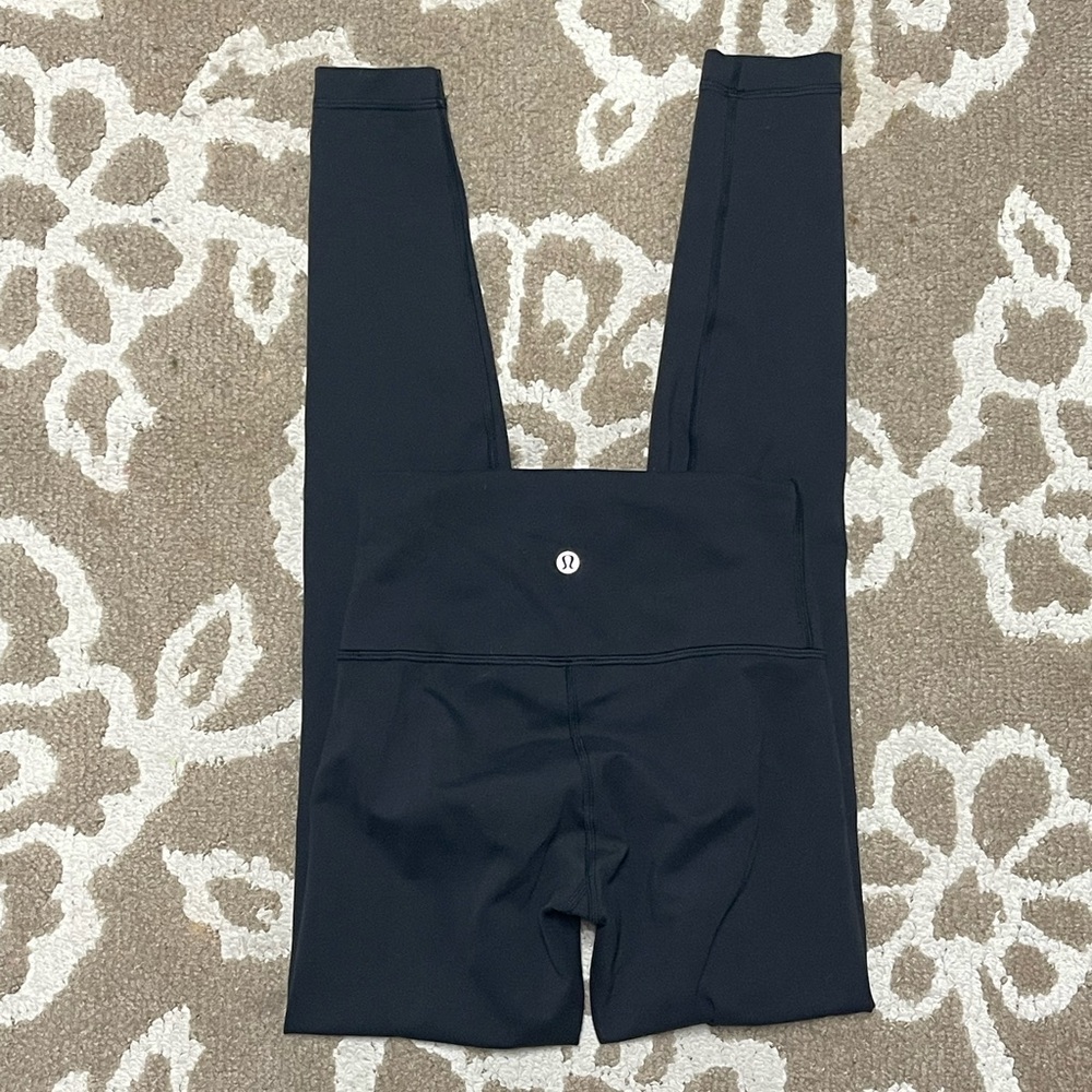 Lululemon - Picture 2 of 4